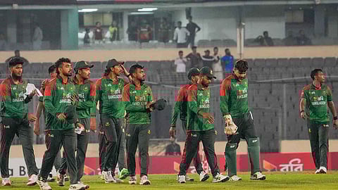 শ্বাসরুদ্ধকর লড়াইয়ে সুপার ওভারে হারল বাংলাদেশ