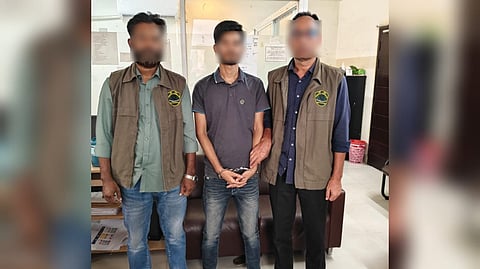 ছয়টি গ্রেফতারি পরোয়ানাভুক্ত আসামি ইউনিয়ন ছাত্রলীগের সহ-সভাপতি ফাহিম সরদার গ্রেফতার