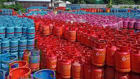 আরেক দফা কমলো এলপি গ্যাসের দাম