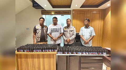 ৪৮৩ বোতল ফেনসিডিল ও কাভার্ড ভ্যানসহ এক মাদক কারবারি গ্রেফতার 