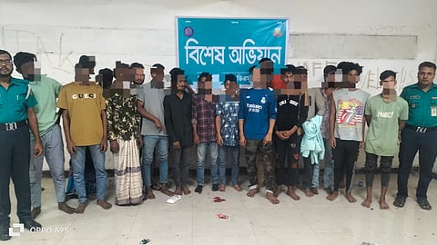 মোহাম্মদপুর থানা পুলিশের বিশেষ অভিযানে বিভিন্ন অপরাধে জড়িত ২০ জন গ্রেফতার 