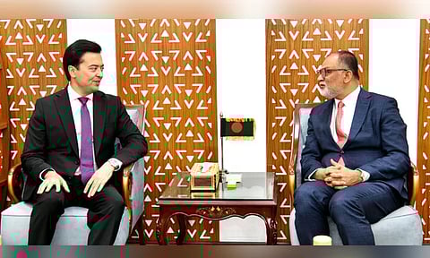 বাণিজ্য উপদেষ্টার সঙ্গে উজবেকিস্তানের রাষ্ট্রদূতের বৈঠক
