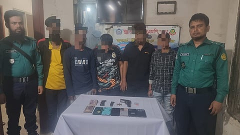 ডাকাতির প্রস্তুতিকালে বিদেশী পিস্তল-গুলি, ম্যাগাজিন ও প্রাইভেটকারসহ ডাকাত দলের পাঁচ সদস্য গ্রেফতার