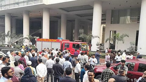 সচিবালয়ের মন্ত্রিপরিষদ ভবনের আগুন নিয়ন্ত্রণে
