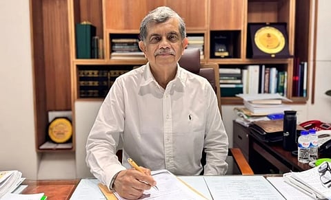 মাধ্যমিক বিদ্যালয়ের শিক্ষকগণ পরীক্ষা বন্ধ রাখলে শাস্তির মুখোমুখি হবেন : শিক্ষা উপদেষ্টা