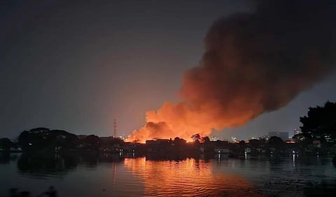 কড়াইলে আগুনের ছাইয়ে বাঁচা: সহায়তার আশায় দিন গুনছে মানুষ

