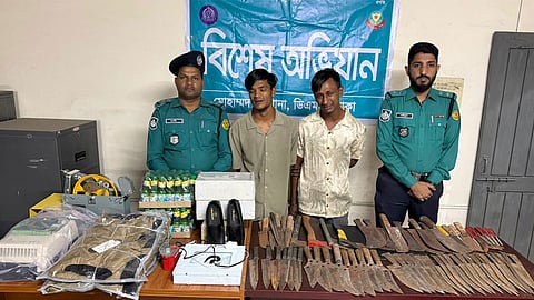 মোহাম্মদপুরে বিশেষ অভিযান, বিপুল পরিমাণ অস্ত্রসহ ২ জন গ্রেপ্তার