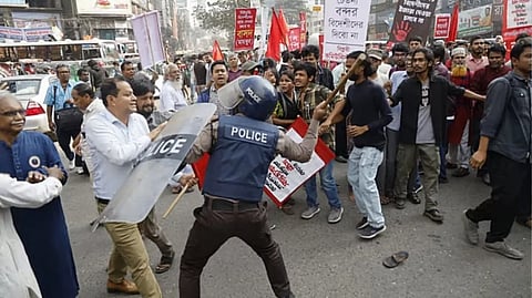 পুলিশি বাঁধার মুখে বাম গণতান্ত্রিক জোটসহ কয়েকটি সংগঠনের মিছিল