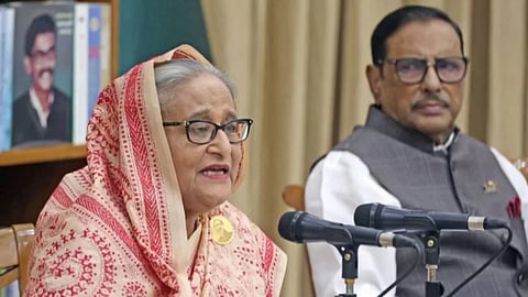 ট্রাকচালক হোসেন হত্যা মামলায় শেখ হাসিনাসহ ৩৪ জনের বিরুদ্ধে চার্জশিট
