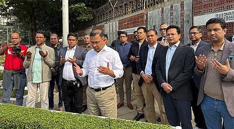 ছোট ভাই কোকোর কবর জিয়ারত করলেন তারেক রহমান