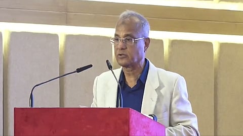 মাদক ও চোরাচালানে সহযোগিতা করলে ছাড় নয়: স্বরাষ্ট্র উপদেষ্টা