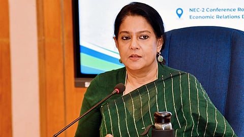 সেন্টমার্টিনে পর্যটন ব্যবসা নিয়ন্ত্রণের চেষ্টা করা হচ্ছে: পরিবেশ উপদেষ্টা