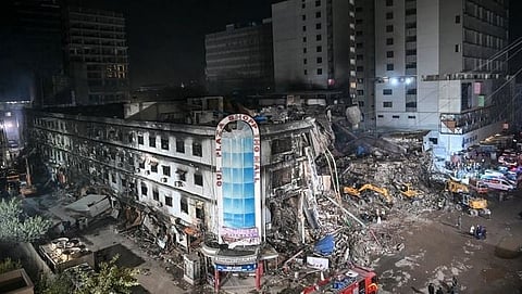 পাকিস্তানে শপিংমল অগ্নিকাণ্ডে মৃতের সংখ্যা বেড়ে ৫৫