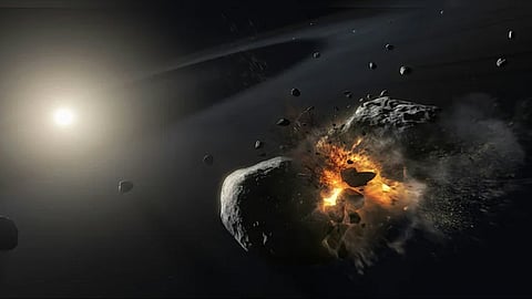 চাঁদে আঘাত হানতে পারে বিশাল গ্রহাণু, বিশাল উল্কাবৃষ্টি হতে পারে পৃথিবীতেও
