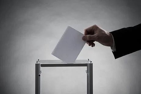 ভোটের গাড়ির ‘জনমত বাক্সে’ প্রধান উপদেষ্টাকে ৪০ হাজারের বেশি মানুষের মনের কথা