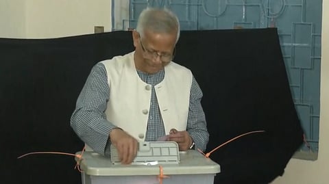 ভোট দিলেন প্রধান উপদেষ্টা