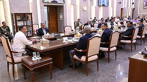 প্রধানমন্ত্রীর সভাপতিত্বে মন্ত্রিসভার প্রথম বৈঠক অনুষ্ঠিত
