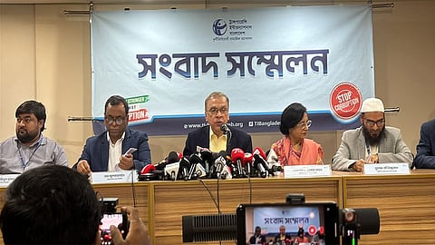 প্রধানমন্ত্রীর বেশ কিছু ঘোষণা দুর্নীতিবিরোধী পদক্ষেপে আশা দেখাচ্ছে: টিআইবি