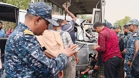 বাগেরহাটে বাস-মাইক্রোবাস সংঘর্ষে নিহত ১৩