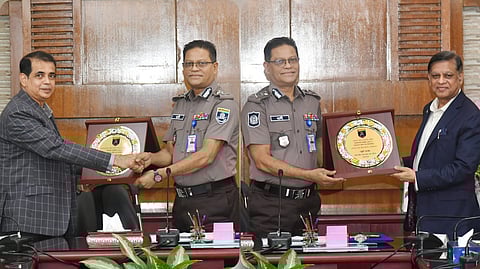 অবসরে গেলেন র‍্যাব মহাপরিচালক এ কে এম শহিদুর রহমান এবং এসবির অতিরিক্ত আইজি মোঃ গোলাম রসুল