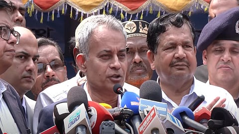 বাস কাউন্টার থেকে নির্ধারিত ভাড়া নেওয়া হচ্ছে: সড়ক পরিবহনমন্ত্রী
