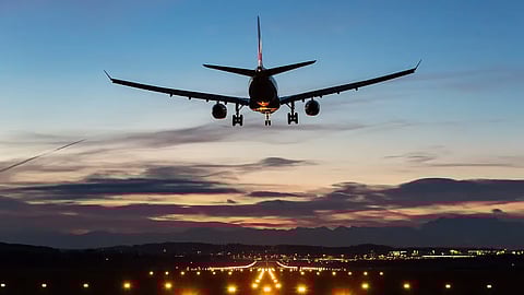 জ্বালানি সংকটে নড়বড়ে এশিয়ার আকাশপথ, বাড়ছে ভাড়া-কমছে ফ্লাইট