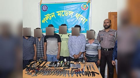 বায়তুল মোকাররম এলাকায় অভিযান: দেশীয় অস্ত্রসহ ০৬ জন গ্রেফতার