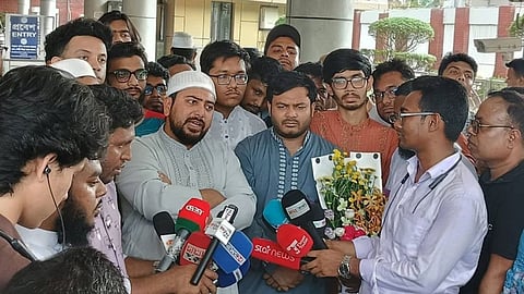 ড. ইউনূসকে রাজপথে বিক্ষোভে নামার আহ্বান নাহিদের