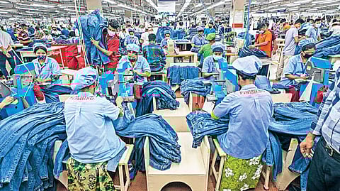 যুক্তরাষ্ট্রে পোশাক রপ্তানিতে চীনকে টপকে গেল বাংলাদেশ
