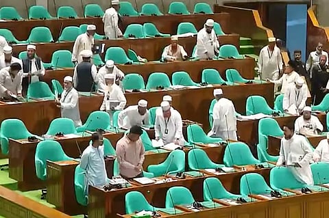 রাজনৈতিক সমঝোতা ভঙ্গের অভিযোগ, সংসদ থেকে ওয়াকআউট বিরোধী দলের