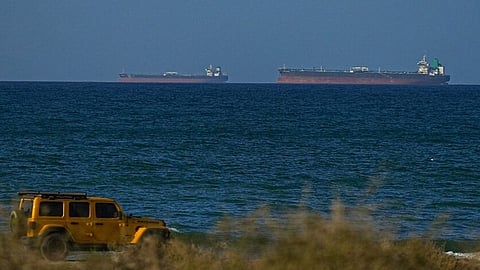 হরমুজ প্রণালিতে ট্রানজিট ফি ইরানি মুদ্রায় পরিশোধের প্রস্তাব