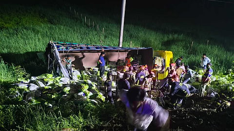 কুমিল্লায় ট্রাক খাদে পড়ে নিহত ৭