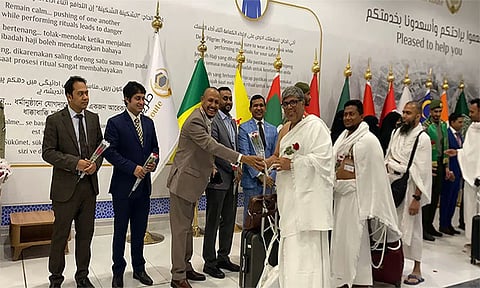 বাংলাদেশের প্রথম হজ ফ্লাইট সৌদি আরব পৌঁছেছে