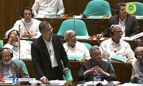 আন্তর্জাতিক বিমানবন্দরে নিরাপত্তা জোরদার করেছে সরকার : স্বরাষ্ট্রমন্ত্রী