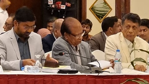 ‘হাত জোড় করে বলছি, ছোট ইন্ডাস্ট্রিকে বাঁচান’: ভ্যাট কমিয়ে আয়কর বাড়ানোর প্রস্তাব ব্যবসায়ীদের