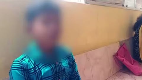 ക്ലാസ് മുറിയിലെ ഡസ്കിൽ താളം പിടിച്ചതിന് കുട്ടിയുടെ കരണത്തടിച്ച സംഭവം; അധ്യാപികയ്ക്കെതിരെ പൊലീസ് കേസെടുത്തു