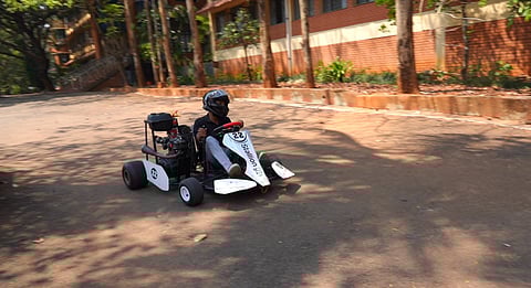 കാലടിയുടെ 'സ്റ്റാലിയൻസ്': സ്വന്തമായി റേസിങ് കാർ നിർമിച്ച് വിദ്യാർഥികൾ