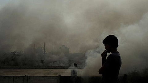 ബ്രഹ്മപുരം തീപിടുത്തം; അന്തരീക്ഷ വായുവിൽ വിഷാംശം കൂടിയതായി റിപ്പോർട്ട്