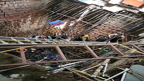 രാമനവമി ആഘോഷത്തിനിടെ ക്ഷേത്രത്തിലെ കിണറിടിഞ്ഞ് അപകടം; 30 ഓളം പേർ കുടുങ്ങി കിടക്കുന്നു, നിരവധി പേർക്ക് പരിക്ക്