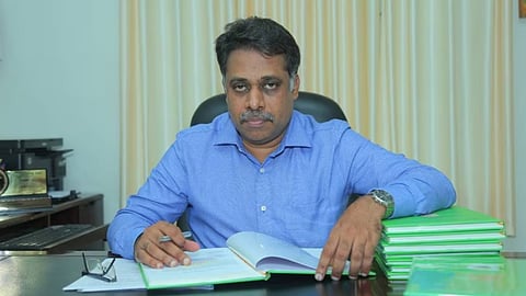 സാങ്കേതിക സർവ്വകലാശാല താത്കാലിക വിസിയുടെ ചുമതല സജി ഗോപിനാഥിന്