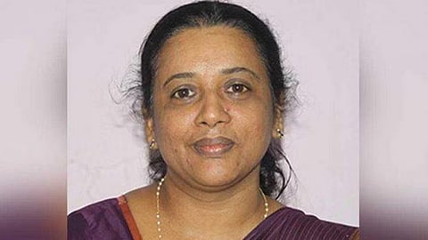 സിസ തോമസിനെ തിരുവനന്തപുരത്ത് തന്നെ നിയമിക്കണം;  അഡ്മിനിസ്ട്രേറ്റീവ് ട്രിബ്യൂണൽ