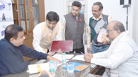 ദേ​ശീ​യ​പാ​താ സ്ഥ​ലം ഏ​റ്റെ​ടു​ക്ക​ൽ ചെലവ്: കേ​ന്ദ്രം സം​സ്ഥാ​ന വി​ഹി​തം ഒ​ഴി​വാ​ക്കുന്നു