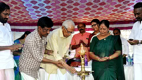 ശാവേശ്ശേരി വികസന സമിതി സാംസ്‌കാരിക കേന്ദ്രം ഗ്രന്ഥശാലാ നാടിന് സമർപ്പിച്ചു