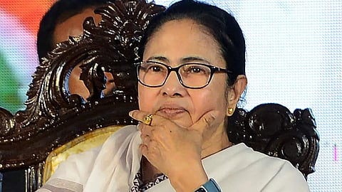 ദേശീയ ഗാനത്തെ അപമാനിച്ചെന്ന കേസിൽ മമതക്ക് തിരിച്ചടി;  ഇളവുകൾ അർഹിക്കുന്നില്ലെന്ന് ഹൈക്കോടതി 