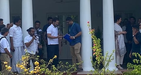 ഔദ്യോഗിക വസതി ഒഴിഞ്ഞ് രാഹുൽ ഗാന്ധി; സോണിയയുടെ വസതിയിലേക്ക് മാറും (വീഡിയോ)