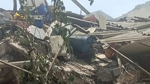 മഹാരാഷ്ട്രയിൽ ബഹുനില കെട്ടിടം തകർന്ന് വീണു; രണ്ട് മരണം, നിരവധിപേർ കുടുങ്ങിക്കിടക്കുന്നതായി സംശയം