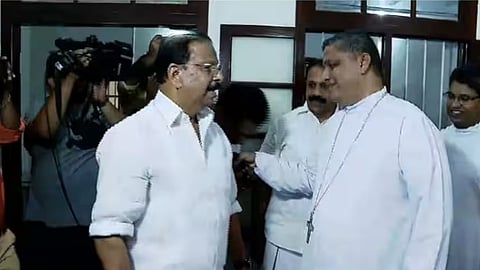 തലശ്ശേരി ആർച്ച് ബിഷപ്പ് ജോസഫ് പാംപ്ലാനിയെ സന്ദർശിച്ച് കെ സുധാകരൻ