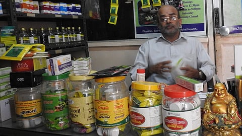 അച്ചടിവിദ്യയിൽനിന്ന് ആയുർവേദത്തിലേക്ക്