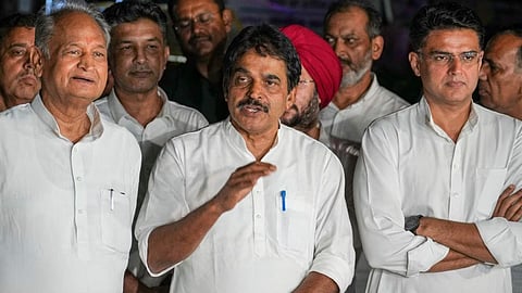 രാജസ്ഥാൻ കോൺഗ്രസിൽ സമവായം: ഒന്നിച്ച് നീങ്ങുമെന്ന് ഗെഹ്‌ലോത്തും സച്ചിനും