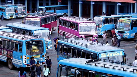 ബസ് ഉടമകൾക്കിടയിൽ ഭിന്നത; ഒരു വിഭാഗം പണിമുടക്കില്ല